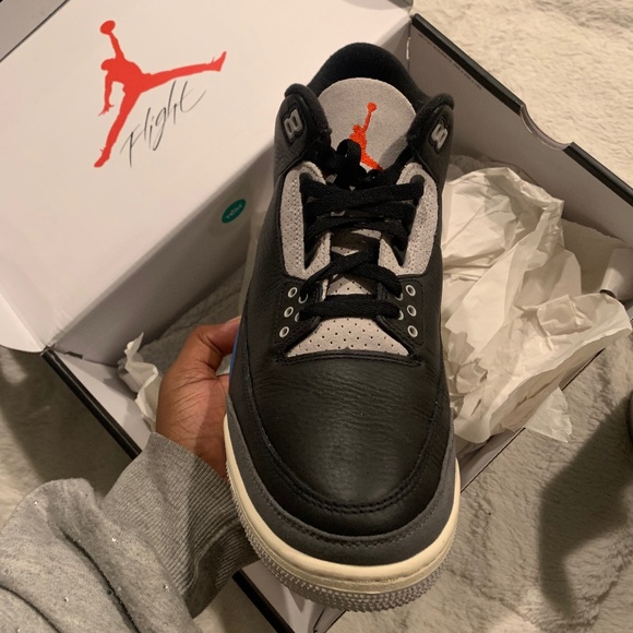 Deal goin on the air Jordan 3s !!! Get at me while you can - Picture 1 of 7